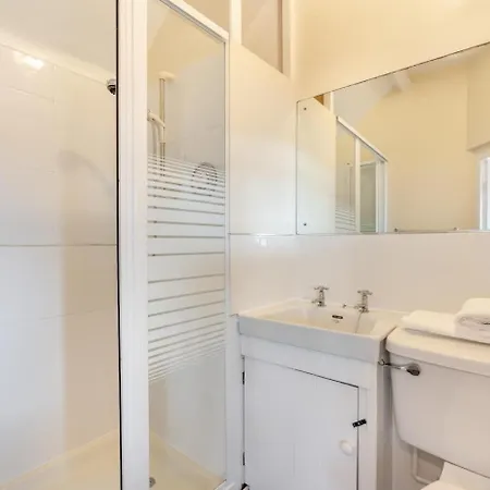 2 Bed In Oc-w010 *
