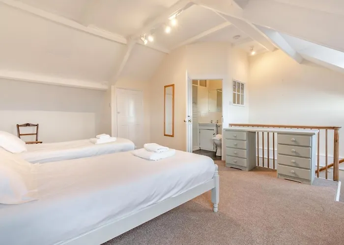 2 Bed In Oc-w010 Vakantiehuis *