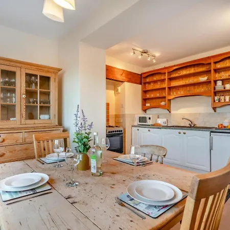 2 Bed In Oc-w010