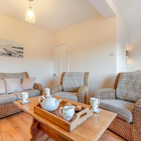 2 Bed In Oc-w010 Whitby