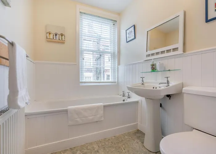 Holiday home 2 Bed In Oc-w010 Whitby